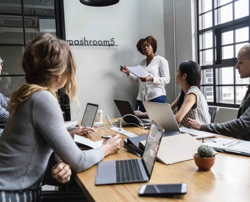 Une réunion autour d'une formation professionnelle.